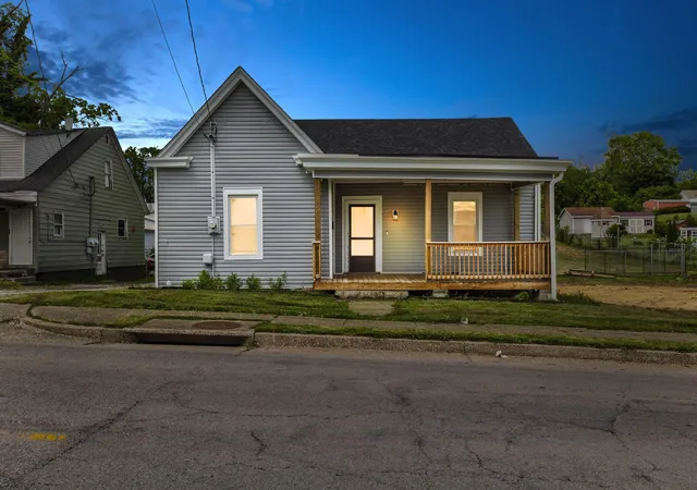 Photo 1 of Single family home for sale at 517 W High St, Mount Sterling, KY 40353 | MLS# 25011336 | Listing updated on 2025-11-12