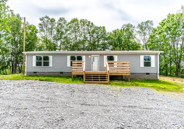 1st image of 2832 Two Mile Rd, Winchester, KY 40391 | MLS# 25010801