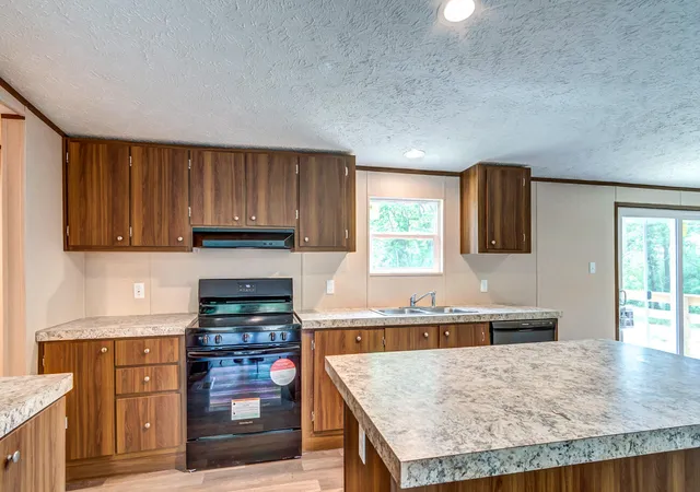 5th image of 2832 Two Mile Rd, Winchester, KY 40391 | MLS# 25010801