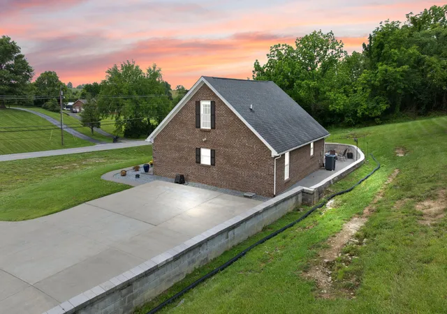 3rd image of 1758 Lancaster Rd, Richmond, KY 40475 | MLS# 25012542