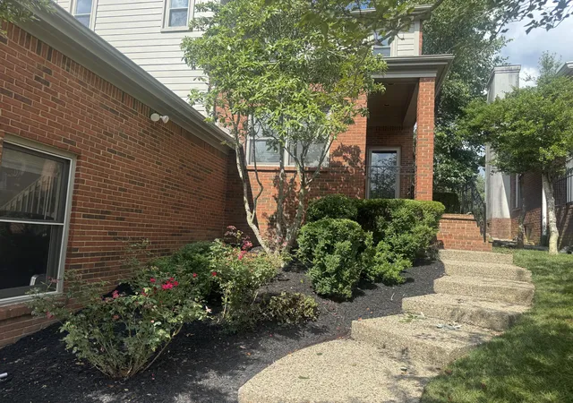 Photo 3 of Single family home for sale at 629 Andover Village Dr, Lexington, KY 40509 | MLS# 25015412 | Listing updated on 2025-10-15