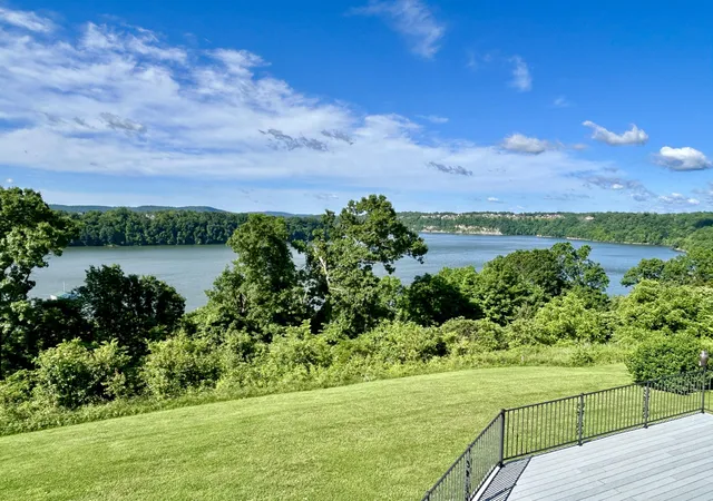 Photo 3 of Single family home for sale at 147 Waitsboro Dr, Somerset, KY 42503 | MLS# 25010650 | Listing updated on 2025-10-24