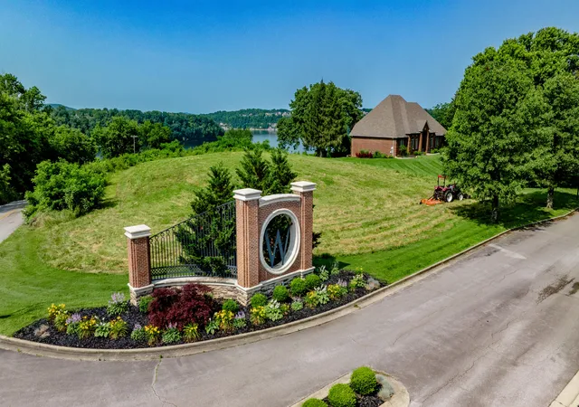 Photo 4 of Single family home for sale at 147 Waitsboro Dr, Somerset, KY 42503 | MLS# 25010650 | Listing updated on 2025-10-24