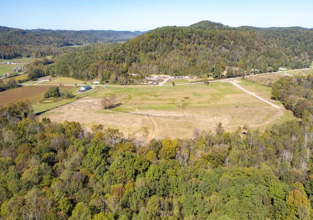 Photo 3 of House for sale at 5300 Cranston Rd, Morehead, KY 40351 | MLS# 25011830 | Listing updated on 2025-09-12
