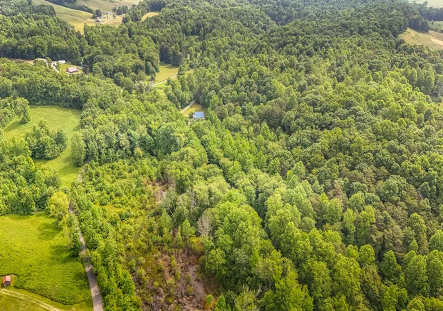 Photo 4 of House for sale at 9999 Yellow Springs Road Road, London, KY 40741 | MLS# 25011772 | Listing updated on 2025-09-12