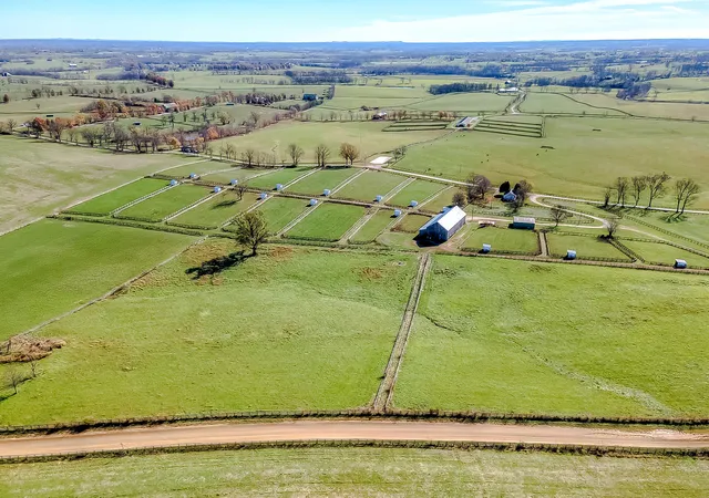 Photo 3 of House for sale at 351 Spears Mill Rd, Paris, KY 40361 | MLS# 24000604 | Listing updated on 2025-09-12