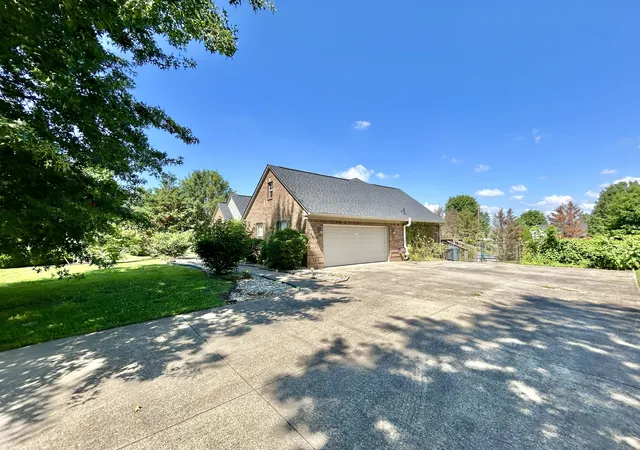 Photo 2 of Single family home for sale at 11 Horizon Hills Dr, Somerset, KY 42503 | MLS# 25014333 | Listing updated on 2026-08-01