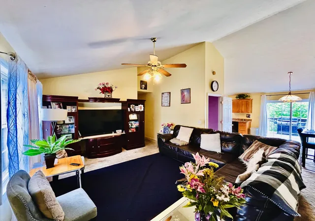 2nd image of 117 White Cliffs Ln, Frankfort, KY 40601 | MLS# 25010757