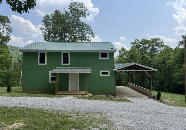 Photo 3 of Single family home for sale at 9700 Rush Branch Rd, Somerset, KY 42501 | MLS# 25011816 | Listing updated on 2025-09-15