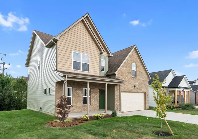 Photo 3 of Single family home for sale at 453 Friendly Ave, Nicholasville, KY 40356 | MLS# 25011911 | Listing updated on 2025-11-17