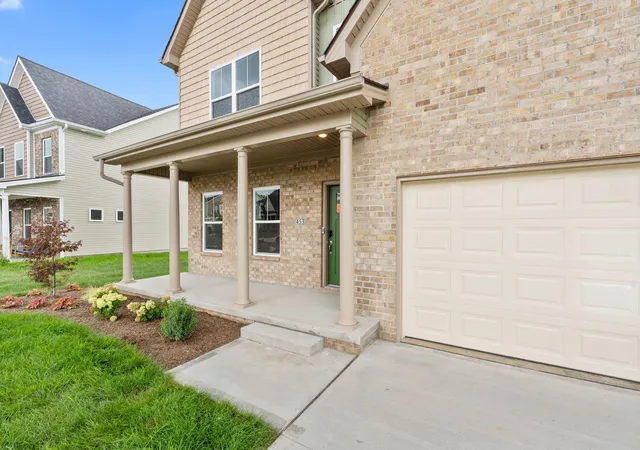 Photo 3 of Single family home for sale at 453 Friendly Ave, Nicholasville, KY 40356 | MLS# 25011911 | Listing updated on 2025-11-17