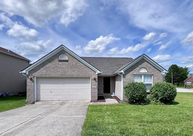 Photo 1 of Single family home for sale at 1155 Jamestown Dr, Berea, KY 40403 | MLS# 25016116 | Listing updated on 2025-09-23