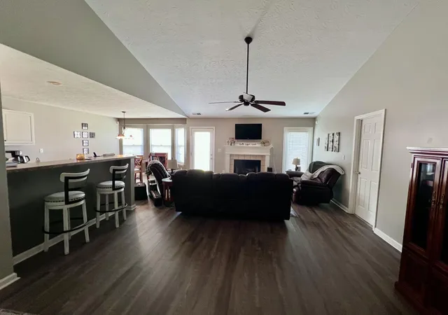 Photo 3 of Single family home for sale at 1155 Jamestown Dr, Berea, KY 40403 | MLS# 25016116 | Listing updated on 2025-09-23