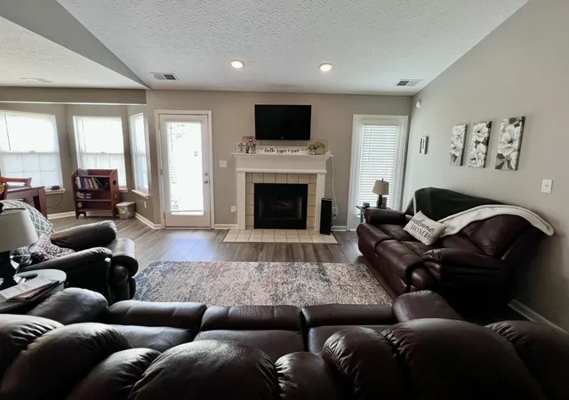Photo 4 of Single family home for sale at 1155 Jamestown Dr, Berea, KY 40403 | MLS# 25016116 | Listing updated on 2025-09-23