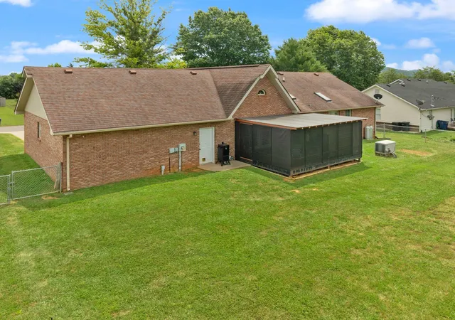 Photo 4 of Single family home for sale at 1113 Fawn Run, Somerset, KY 42501 | MLS# 25014472 | Listing updated on 2025-09-22