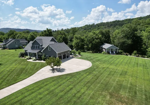 3rd image of 12 Cove Creek Dr, Somerset, KY 42501 | MLS# 25014817
