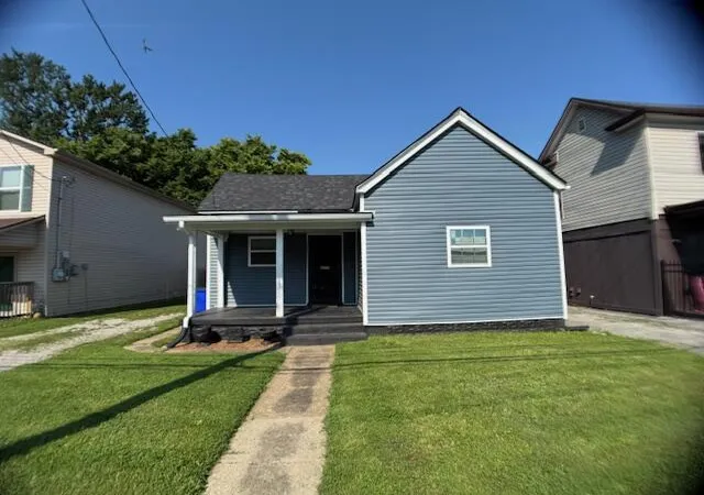 Photo 2 of Single family home for sale at 525 Georgetown St, Lexington, KY 40508 | MLS# 25013859 | Listing updated on 2025-11-11