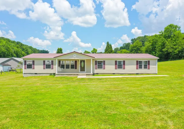 Photo 1 of Single family home for sale at 6854 E Laurel Road Road, London, KY 40741 | MLS# 25013805 | Listing updated on 2025-10-03