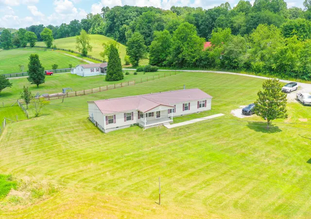 Photo 2 of Single family home for sale at 6854 E Laurel Road Road, London, KY 40741 | MLS# 25013805 | Listing updated on 2025-10-03