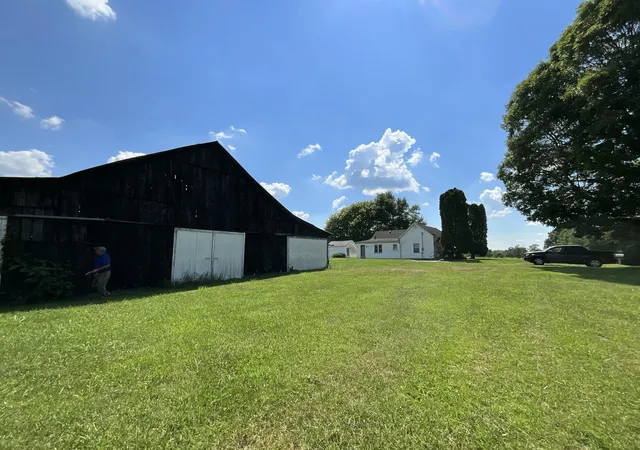 2nd image of 225 Johnson Rd, Waynesburg, KY 40489 | MLS# 25014521