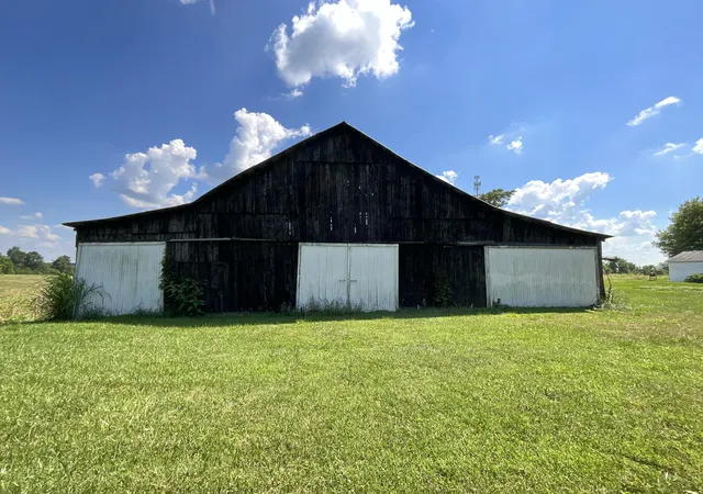 Photo 3 of Single family home for sale at 225 Johnson Rd, Waynesburg, KY 40489 | MLS# 25014521 | Listing updated on 2025-09-12
