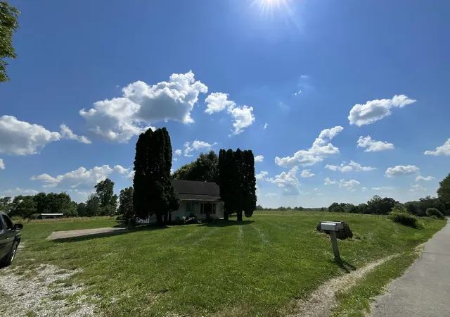 Photo 3 of Single family home for sale at 225 Johnson Rd, Waynesburg, KY 40489 | MLS# 25014521 | Listing updated on 2025-09-12
