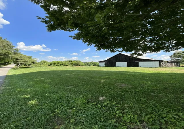 Photo 4 of Single family home for sale at 225 Johnson Rd, Waynesburg, KY 40489 | MLS# 25014521 | Listing updated on 2025-09-12