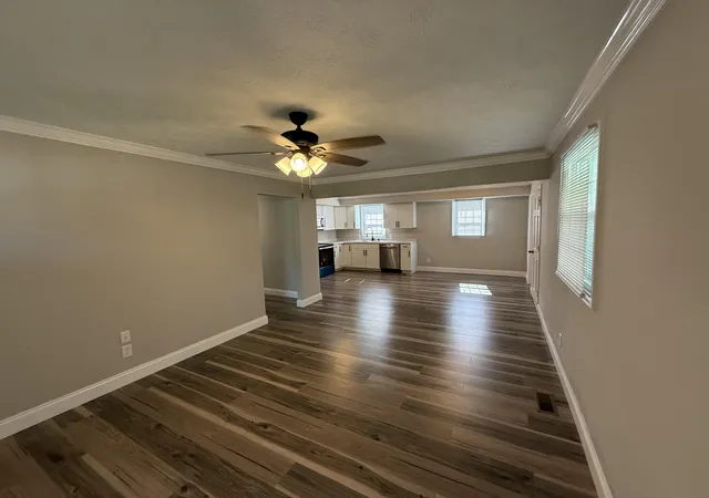 Photo 4 of Single family home for sale at 715 Allf Ln, London, KY 40741 | MLS# 25014514 | Listing updated on 2025-12-11