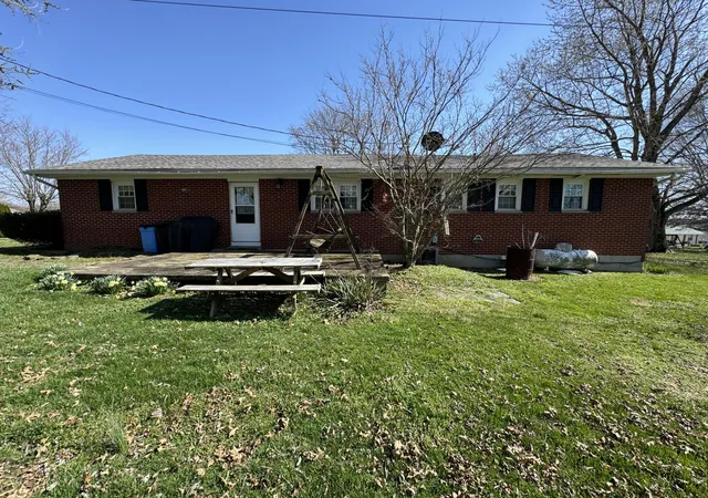 Homes for sale in Flemingsburg, KY | 61 Emmons Dr, Flemingsburg, KY 41041 | MLS# 25000409