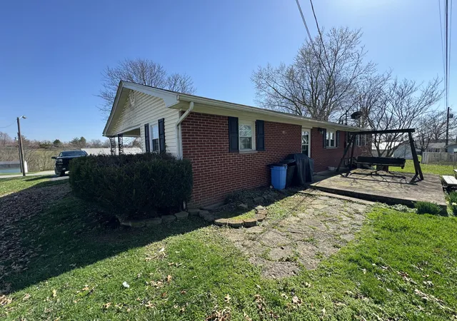 Homes for sale in Flemingsburg, KY | 61 Emmons Dr, Flemingsburg, KY 41041 | MLS# 25000409