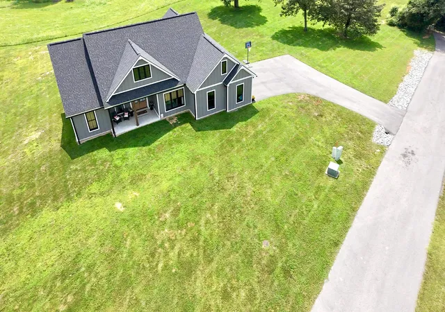 3rd image of 36 Ava Ln, Russell Springs, KY 42642 | MLS# 25013936