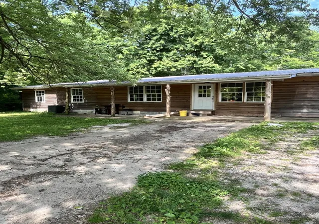 Photo 1 of Single family home for sale at 631 Mt Vernon Rd, Berea, KY 40403 | MLS# 25012091 | Listing updated on 2025-09-12