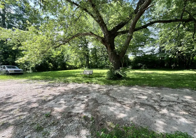 Photo 2 of Single family home for sale at 631 Mt Vernon Rd, Berea, KY 40403 | MLS# 25012091 | Listing updated on 2025-09-12