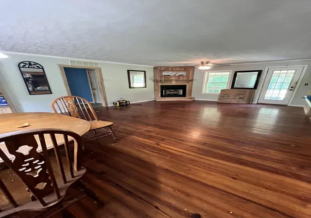 Photo 3 of Single family home for sale at 631 Mt Vernon Rd, Berea, KY 40403 | MLS# 25012091 | Listing updated on 2025-09-12