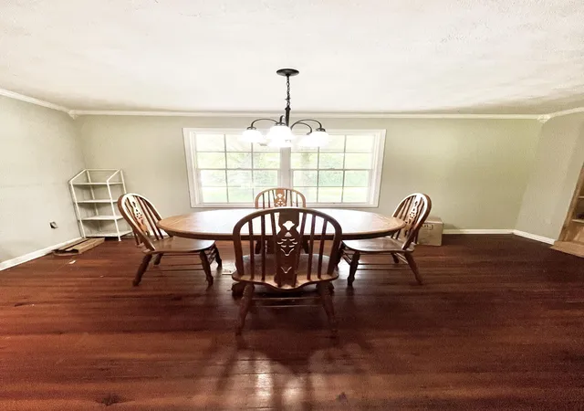 Photo 4 of Single family home for sale at 631 Mt Vernon Rd, Berea, KY 40403 | MLS# 25012091 | Listing updated on 2025-09-12