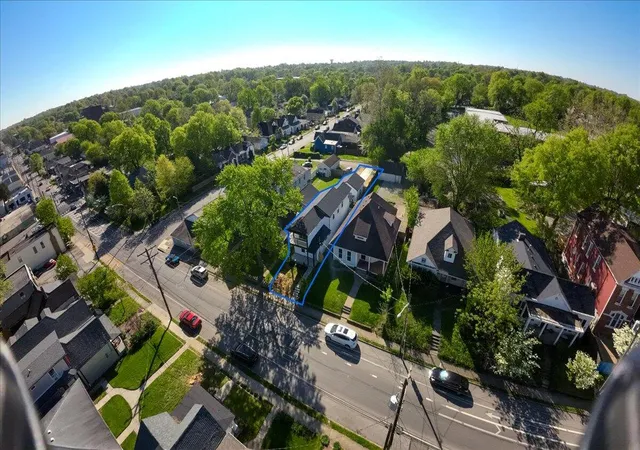 3rd image of 636 N Limestone, Lexington, KY 40508 | MLS# 25015041