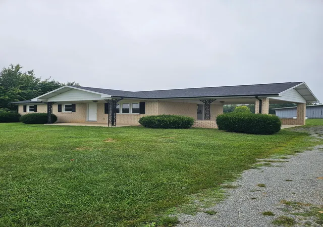 Homes for sale in Russell Springs, KY | 260 Old Hwy 910, Russell Springs, KY 42642 | MLS# 25016090