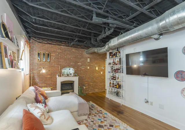 2nd image of 200 W Second St #10, Lexington, KY 40507 | MLS# 25015581