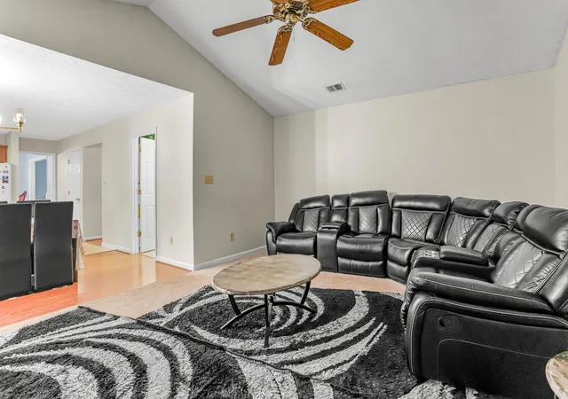 Photo 3 of Single family home for sale at 4549 Cranbrook Ct, Lexington, KY 40515 | MLS# 25013832 | Listing updated on 2025-09-12