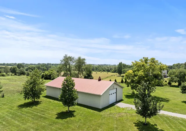 Photo 2 of Single family home for sale at 2588 Long Lick Pike, Georgetown, KY 40324 | MLS# 25013808 | Listing updated on 2025-11-26