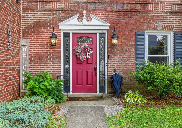 Photo 3 of Single family home for sale at 1032 Vero Ct, Lexington, KY 40509 | MLS# 25015570 | Listing updated on 2025-09-12