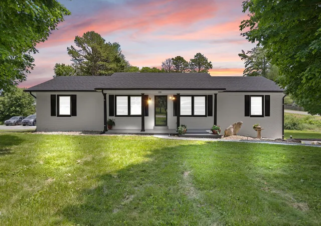 Photo 2 of Single family home for sale at 100 N Brookhaven Dr, Somerset, KY 42501 | MLS# 25012943 | Listing updated on 2025-10-30