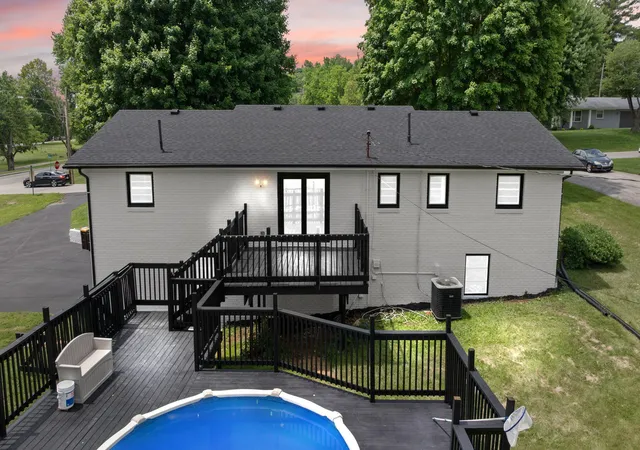 Photo 3 of Single family home for sale at 100 N Brookhaven Dr, Somerset, KY 42501 | MLS# 25012943 | Listing updated on 2025-10-30