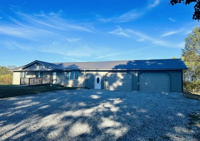 Photo 2 of Single family home for sale at 943 Helvetia Rd, London, KY 40741 | MLS# 25004115 | Listing updated on 2025-12-03