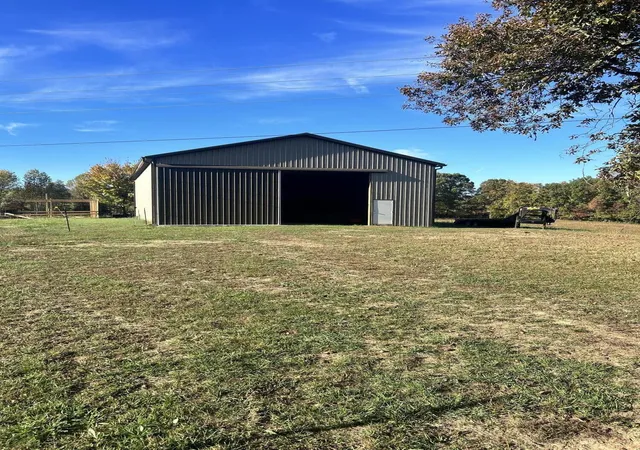 Photo 3 of Single family home for sale at 943 Helvetia Rd, London, KY 40741 | MLS# 25004115 | Listing updated on 2025-12-03