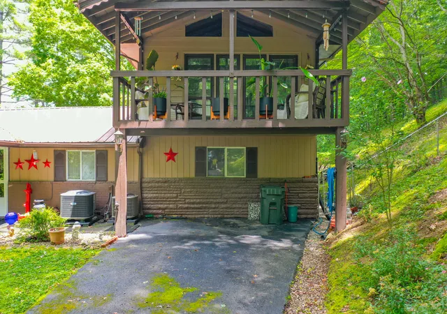 2nd image of 902 E 9th St, London, KY 40741 | MLS# 25015712