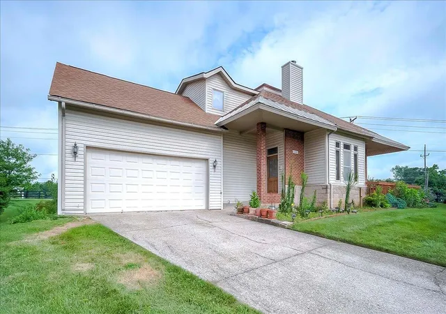 3rd image of 1218 Kimbel Dr, Frankfort, KY 40601 | MLS# 25015711