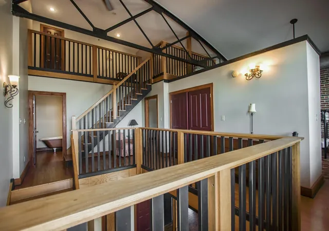 2nd image of 125 N Fourth St #2, Danville, KY 40422 | MLS# 25014984