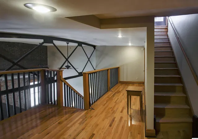 3rd image of 125 N Fourth St, Danville, KY 40422