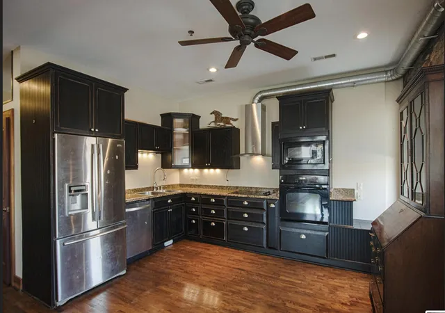 2nd image of 125 N Fourth St, Danville, KY 40422